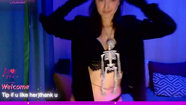 LilyXSky online show from October 31, 1:48 pm