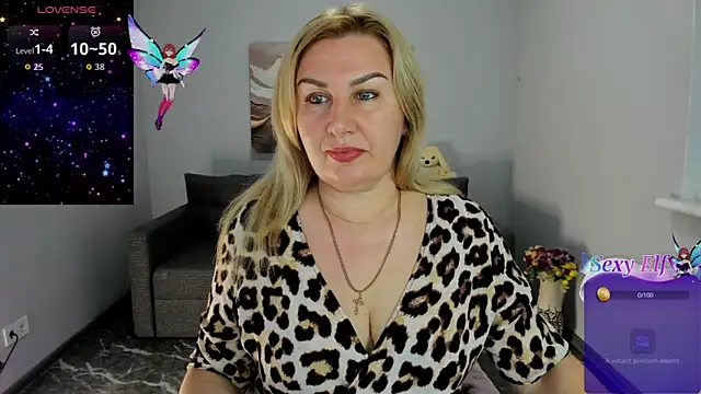 Lili Crossi online show from June 4, 5:45 am