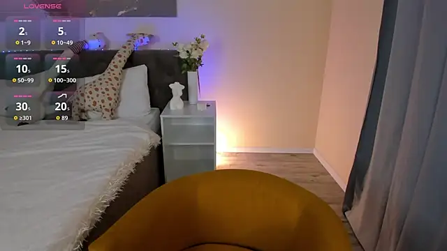 Linablueeyed online show from September 26, 8:12 am