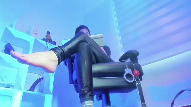 charlotte joliedart online show from October 28, 10:03 pm