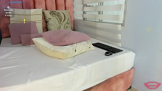 lou rosse  online show from October 16, 9:50 pm