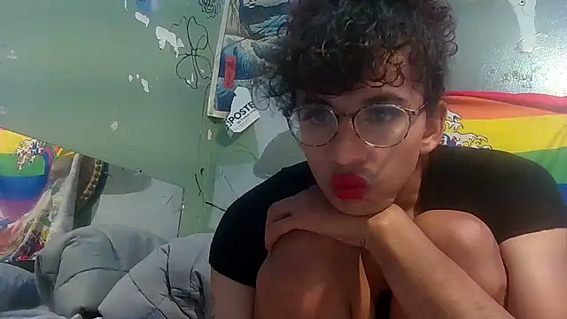 Querida-Mia online show from July 6, 1:38 pm