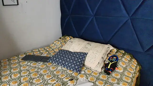 Akane Uwu online show from September 29, 6:13 pm