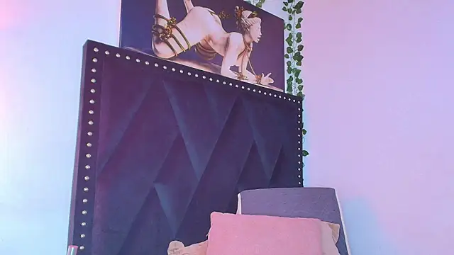 dafne queenn online show from November 30, 1:37 pm