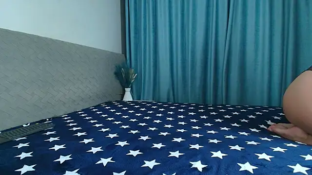 ElizaaXO online show from September 30, 4:45 pm