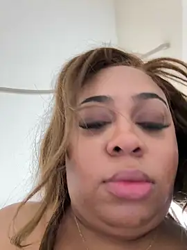 camiliaskye online show from March 22, 6:08 am