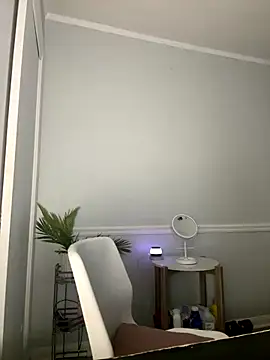 camiliaskye online show from December 18, 4:56 pm