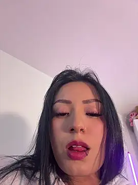 missycanoo online show from June 1, 2:35 am