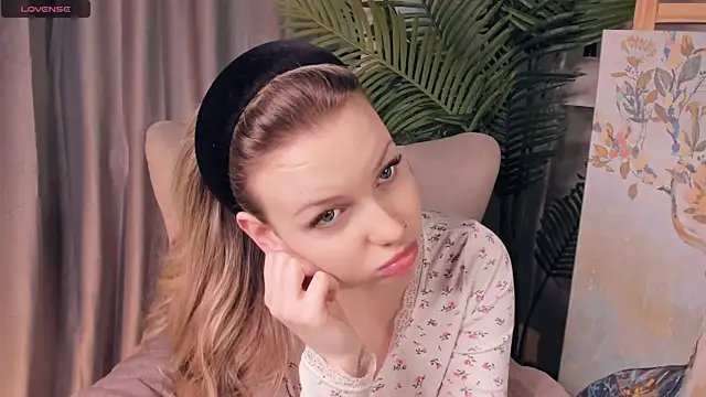 ElizavecaSunrise online show from April 20, 8:39 am