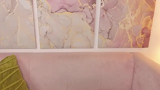 fiamoory online show from November 26, 8:04 am