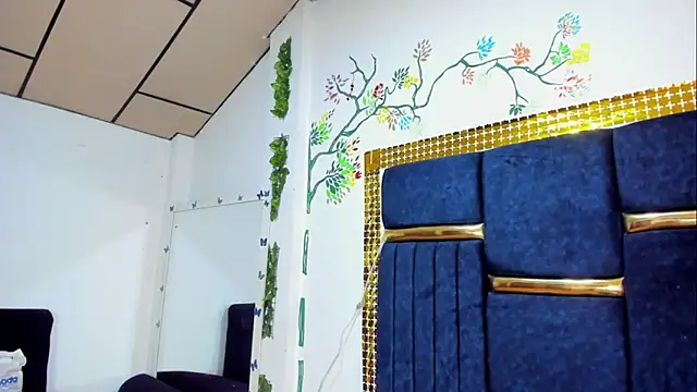 skaysanchez1 online show from October 7, 7:40 pm