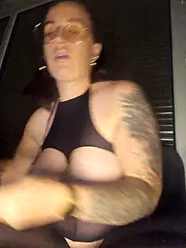 Lindsay 00off online show from October 5, 7:08 pm