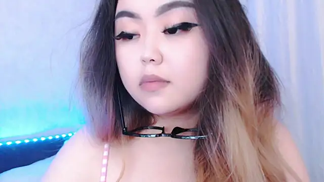 amelia sunlight online show from June 10, 5:22 pm