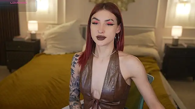 Magnetic Mia  online show from March 28, 12:33 am