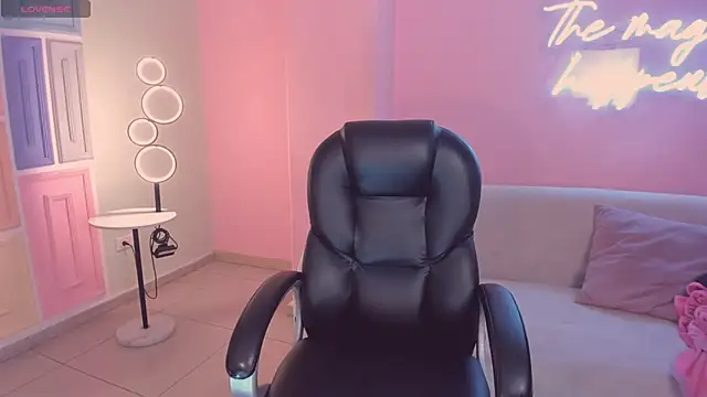 TaraLawrence online show from February 8, 5:00 am