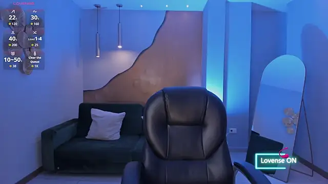 MaddisonLowe online show from March 3, 8:59 pm