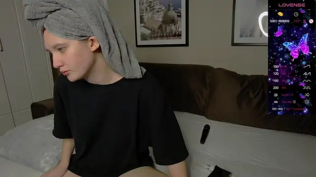 Holly Molii online show from October 23, 2:17 am