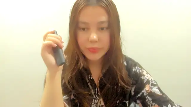 LunaXmii online show from February 25, 9:57 pm