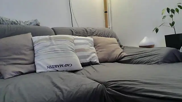 CaroAndMarc online show from February 5, 9:01 am