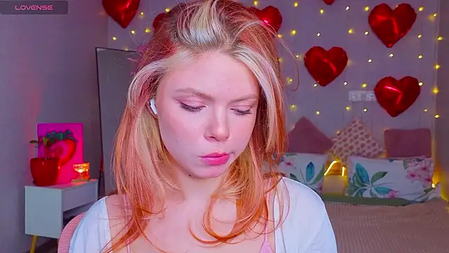 Red  Candy online show from March 6, 3:51 pm