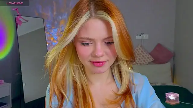 Red  Candy online show from November 25, 1:13 pm