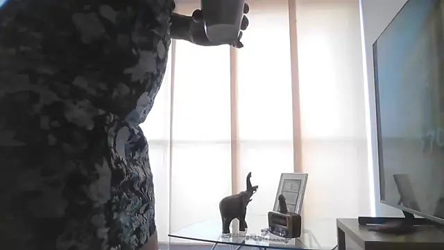 Liloo8923 online show from September 24, 1:32 pm