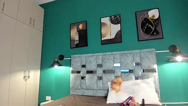 MAVIE IVANOVA online show from February 2, 12:15 pm