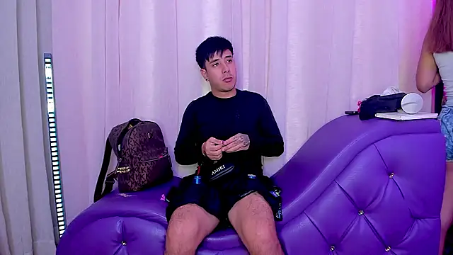 Yourslust  online show from February 16, 8:09 pm