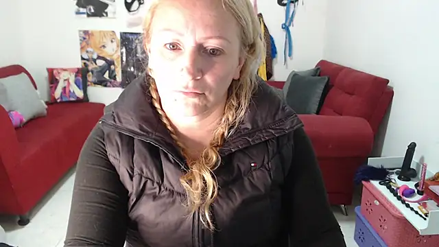 emperabigbootybigass online show from October 14, 12:30 pm