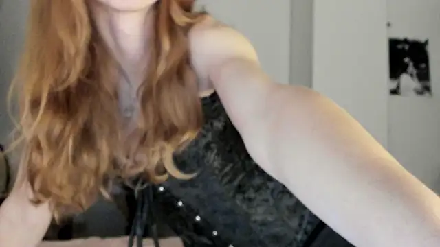 LisaIcon online show from September 14, 5:11 pm