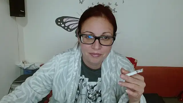 LadyHellene online show from December 14, 2:45 pm