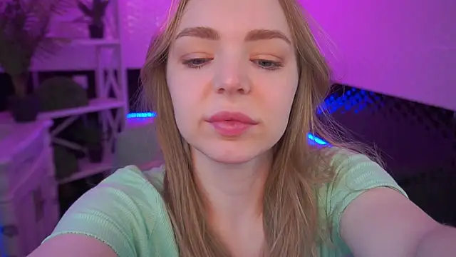 EmilySunshineS online show from April 10, 5:46 am