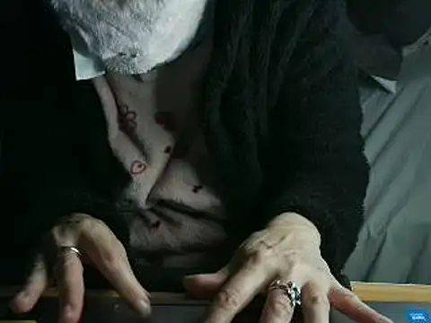 VeneRed online show from April 1, 5:43 pm