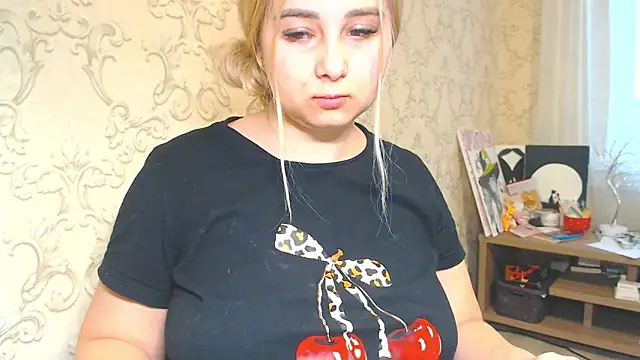 DolphinDreams online show from April 25, 1:14 pm