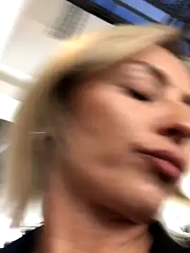 Diamond Bunny  online show from September 24, 4:39 pm