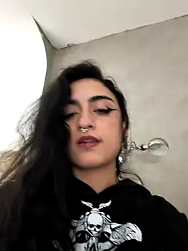 Lila Desiree online show from December 17, 4:11 pm