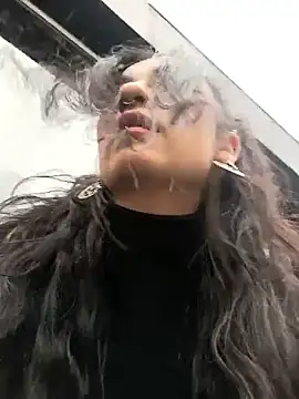 Lila Desiree online show from April 11, 5:27 pm