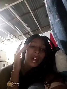 YayaHilton online show from March 9, 9:40 pm