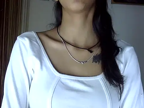 MAAYRA 09 online show from October 5, 2:33 pm