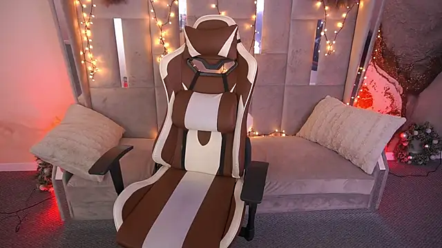 Kittywakee online show from February 14, 10:34 pm