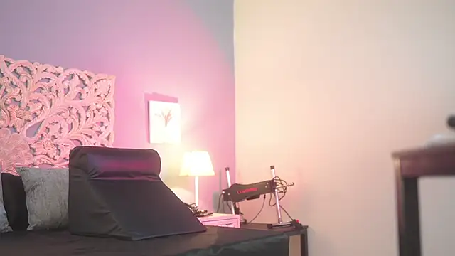 lupeebony online show from September 10, 7:14 pm