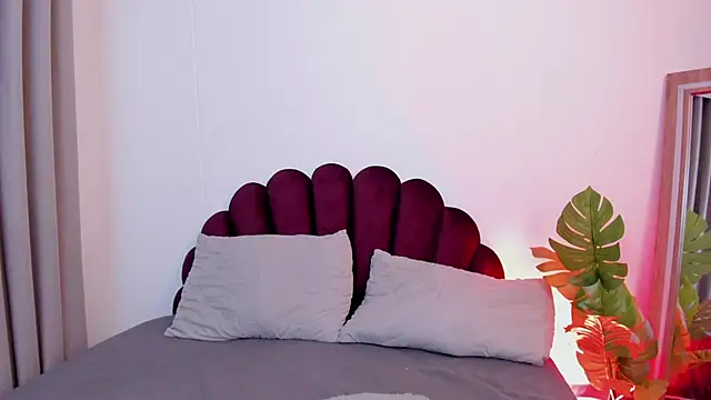 SweetGirl       online show from April 16, 8:58 am