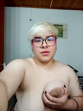 amalia love online show from September 13, 5:04 am