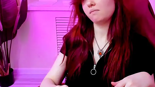 CarolGiggly online show from April 4, 11:58 pm