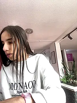 Praga Pink online show from November 21, 1:24 pm