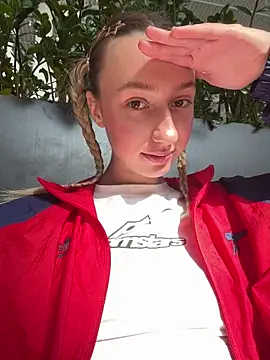 Lia  Love online show from September 9, 12:16 pm