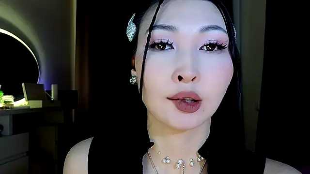 honey yani online show from April 4, 9:13 pm