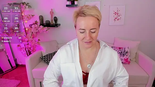 Nika Smit online show from October 19, 9:55 am