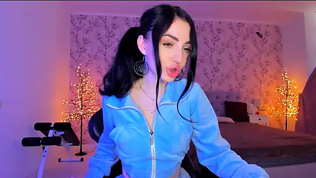 NancyLovee  online show from May 10, 1:02 pm