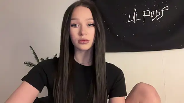 ur molly online show from December 20, 8:51 am